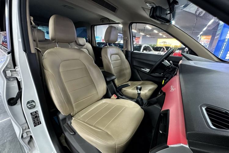 Used Wuling Hongguang 2021 1.5L S Comfort Edition LAR Interior 4