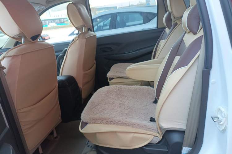 Used Wuling Hongguang 2021 1.5L Revised S Standard Version Hydraulic-Power-Assisted LAR Interior 4
