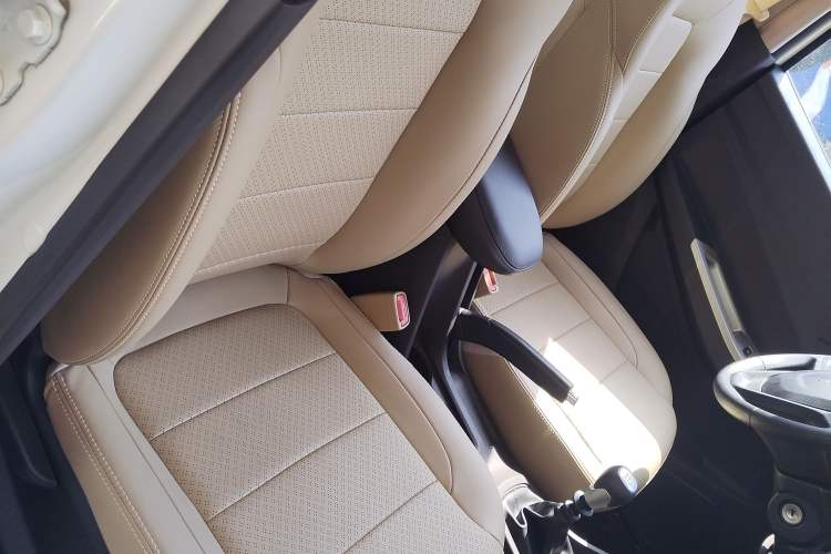 Used Wuling Hongguang 2021 1.5L Facelifted S Comfort Version with Electric Power Steering LAR Interior 6