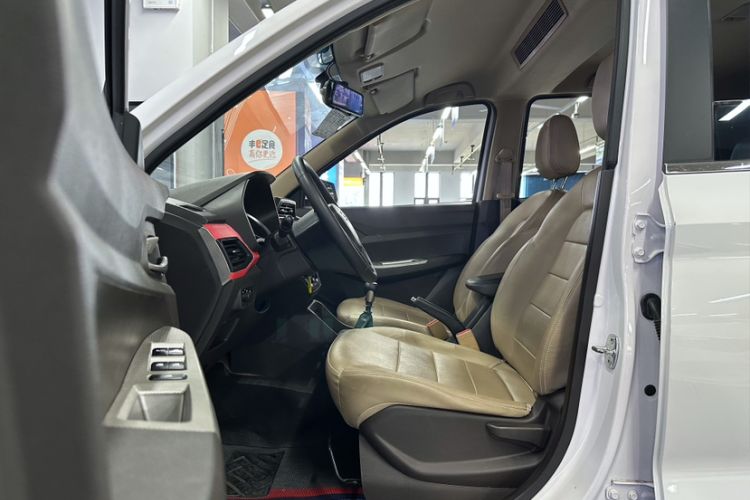 Used Wuling Hongguang 2021 1.5L S Comfort Edition LAR Interior 6