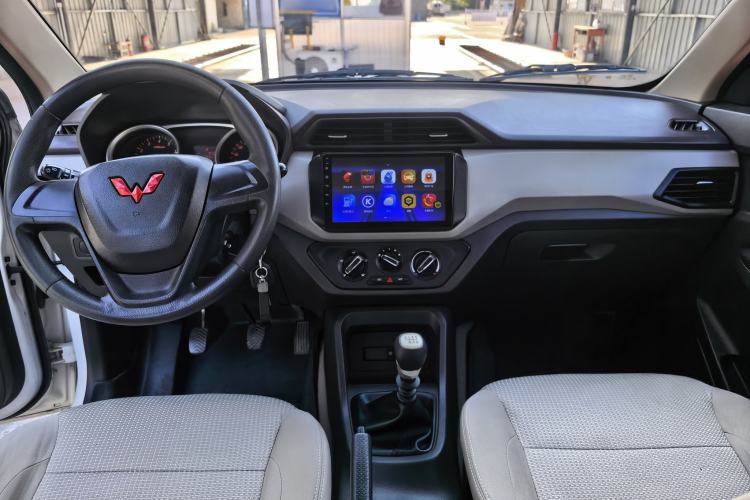 Used Wuling Hongguang 2021 1.5L S Standard Version LAR Interior 6