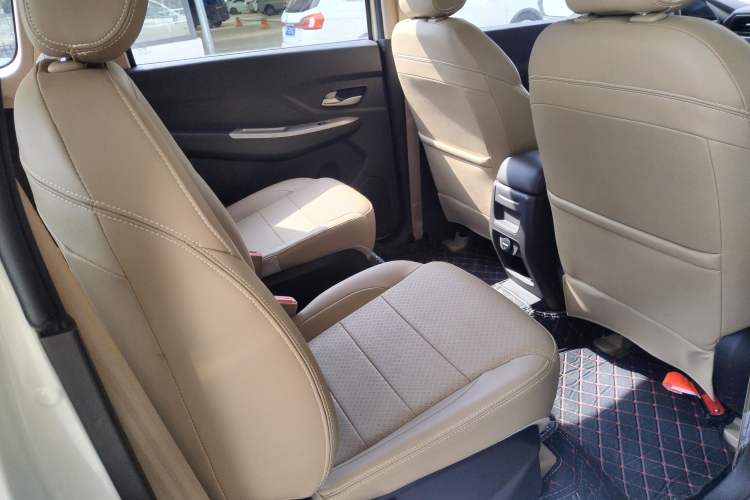 Used Wuling Hongguang 2021 1.5L Facelifted S Comfort Version with Electric Power Steering LAR Interior 7