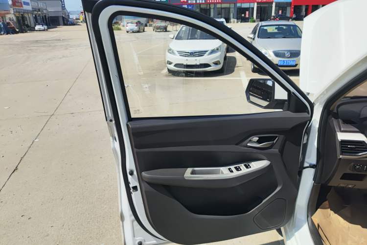Used Wuling Hongguang 2021 1.5L Facelift S Comfort Version Hydraulic Power Steering LAR Left Front Door Interior