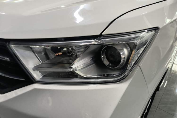 Used Wuling Hongguang 2021 1.5L Revised S Standard Version with Electric Power Steering LAR Left Front Headlight