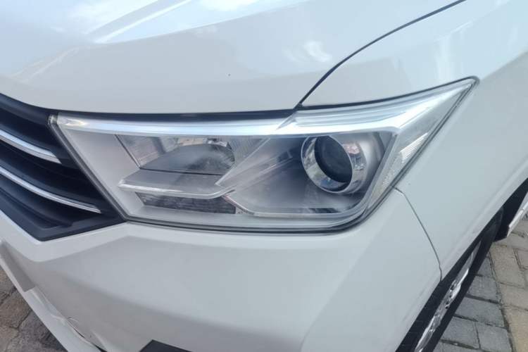 Used Wuling Hongguang 2021 1.5L S Comfort Edition LAR Left Front Headlight