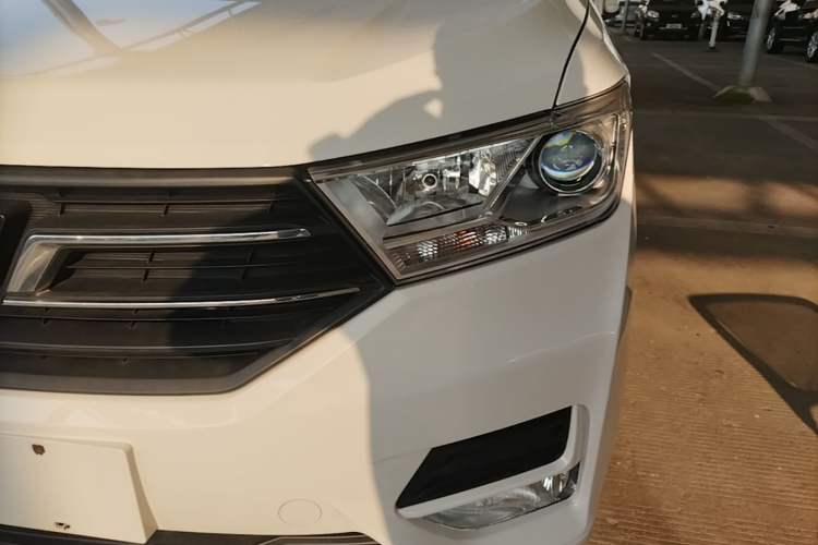 Used Wuling Hongguang 2021 1.5L Revised S Standard Version with Electric Power Steering LAR Left Front Headlight