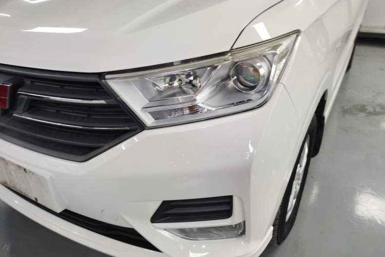 Used Wuling Hongguang 2021 1.5L S Standard Version LAR Left Front Headlight