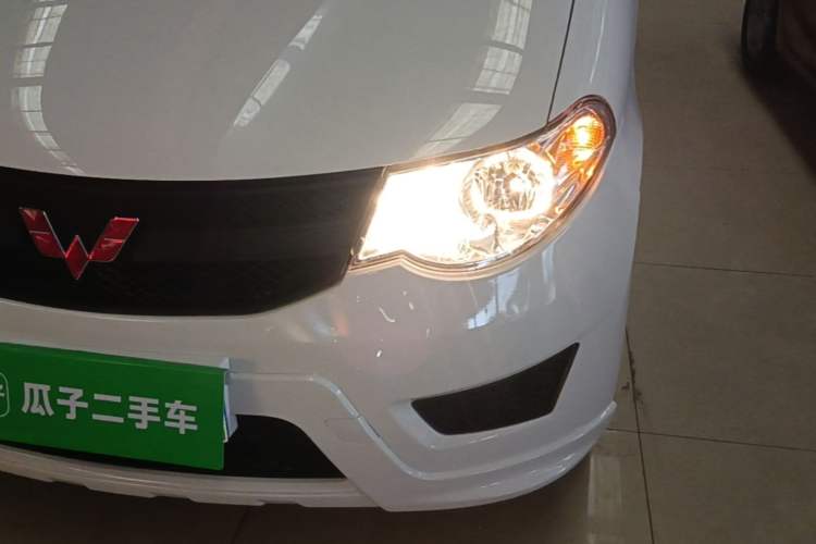 Used Wuling Hongguang 2021 1.5L Revised S Base Version with Electric Power Steering LAR Left Front Headlight