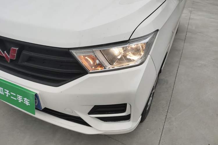 Used Wuling Hongguang 2021 1.5L Revised S Base Version with Electric Power Steering LAR Left Front Headlight