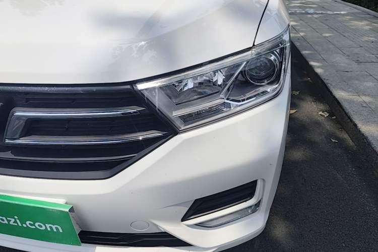Used Wuling Hongguang 2021 1.5L Revised S Standard Version with Electric Power Steering LAR Left Front Headlight