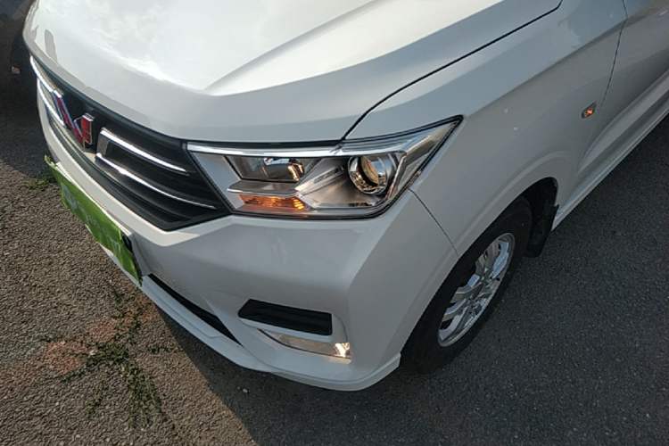Used Wuling Hongguang 2021 1.5L Revised S Standard Version with Electric Power Steering LAR Left Front Headlight