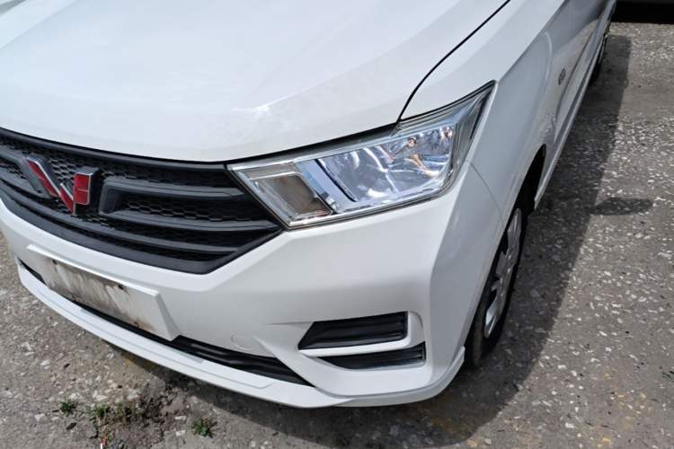 Used Wuling Hongguang 2021 1.5L Revised S Base Version with Electric Power Steering LAR Left Front Headlight