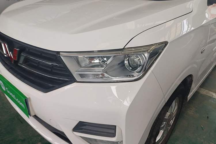 Used Wuling Hongguang 2021 1.5L Revised S Standard Version Hydraulic-Power-Assisted LAR Left Front Headlight