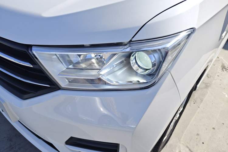 Used Wuling Hongguang 2021 1.5L Facelifted S Comfort Version with Electric Power Steering LAR Left Front Headlight