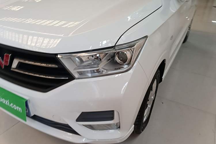 Used Wuling Hongguang 2021 1.5L Revised S Standard Version with Electric Power Steering LAR Left Front Headlight