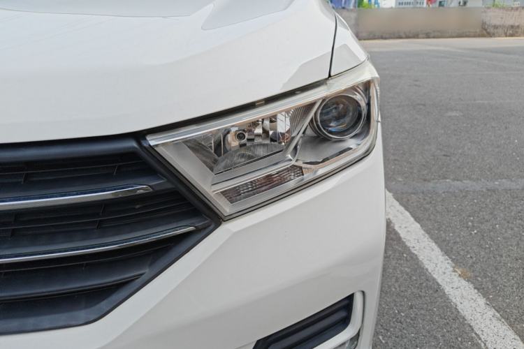 Used Wuling Hongguang 2021 1.5L S Standard Version LAR Left Front Headlight
