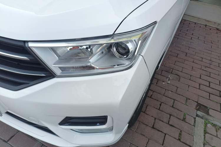 Used Wuling Hongguang 2021 1.5L Revised S Standard Version Hydraulic-Power-Assisted LAR Left Front Headlight