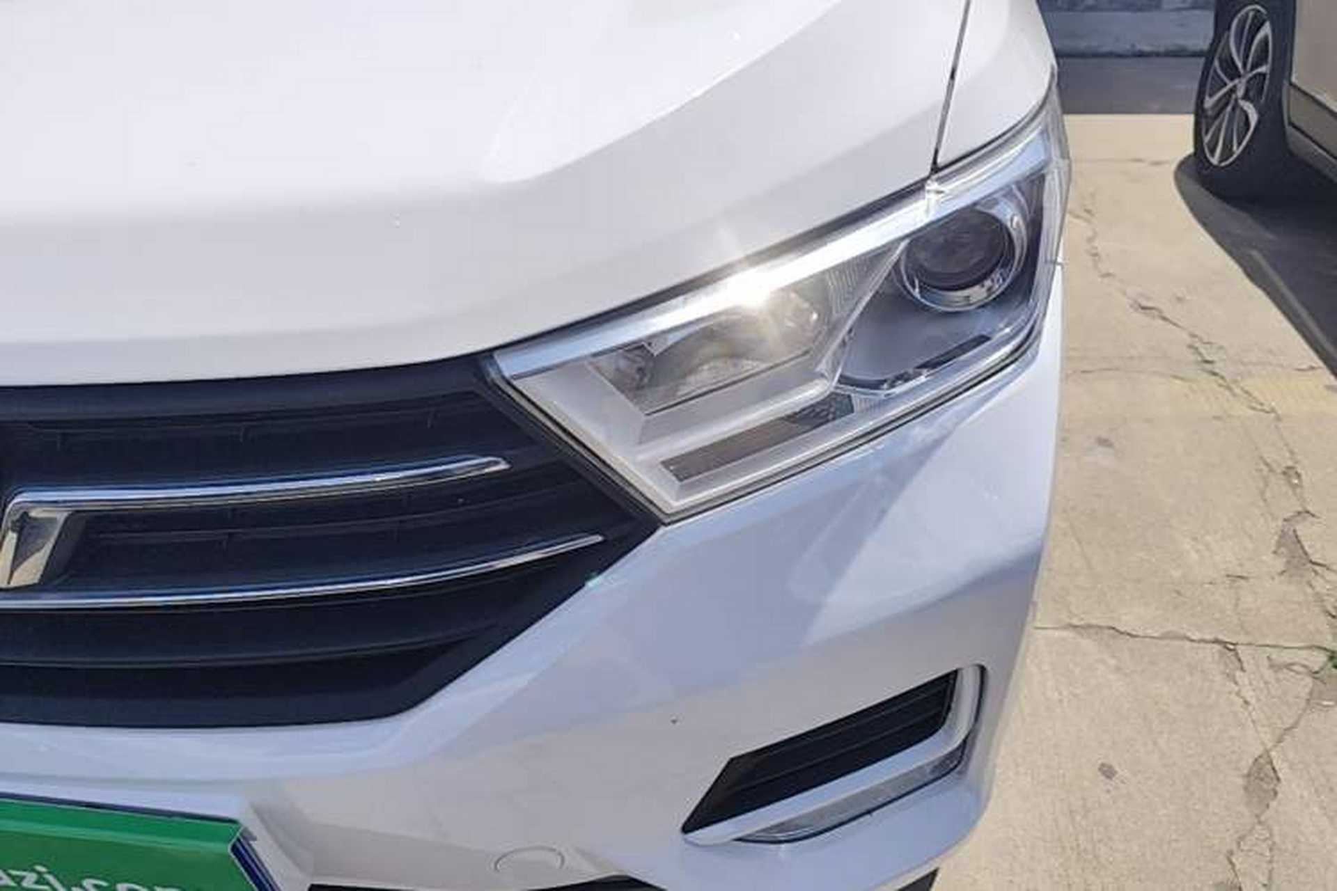Used Wuling Hongguang 2021 1.5L S Standard Version LAR Left Front Headlight