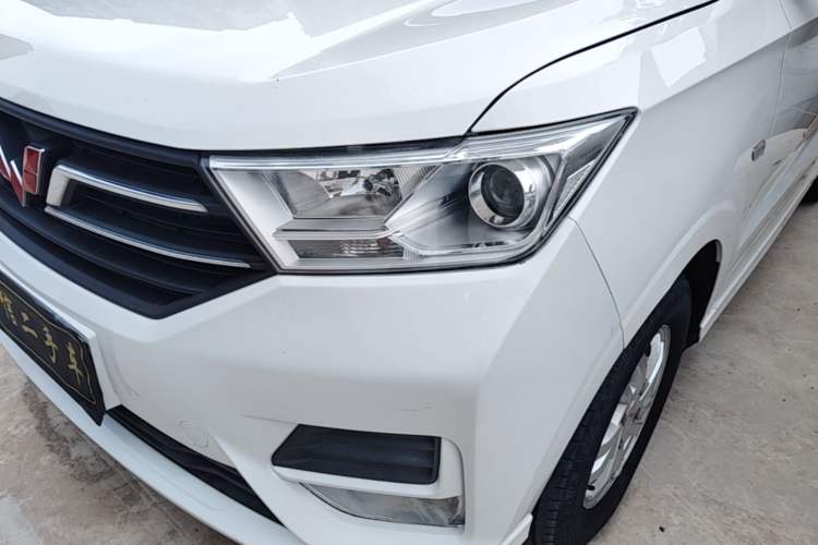 Used Wuling Hongguang 2021 1.5L S Comfort Edition LAR Left Front Headlight