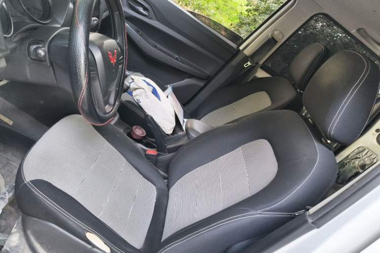 Used Wuling Hongguang 2021 1.5L Revised S Base Version with Electric Power Steering LAR Left Front Seat