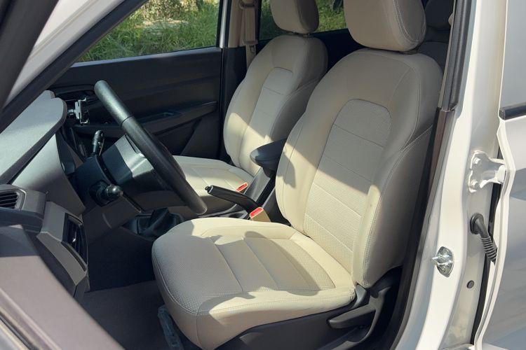 Used Wuling Hongguang 2021 1.5L Revised S Standard Version Hydraulic-Power-Assisted LAR Left Front Seat