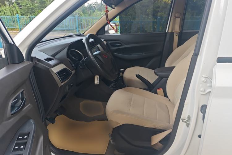 Used Wuling Hongguang 2021 1.5L Revised S Standard Version with Electric Power Steering LAR Left Front Seat