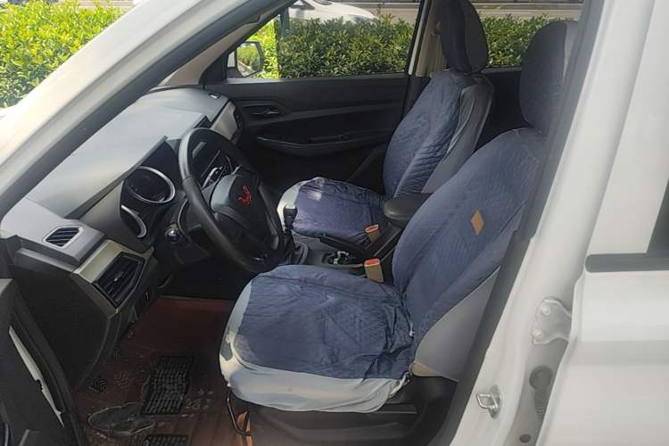 Used Wuling Hongguang 2021 1.5L Revised S Standard Version with Electric Power Steering LAR Left Front Seat