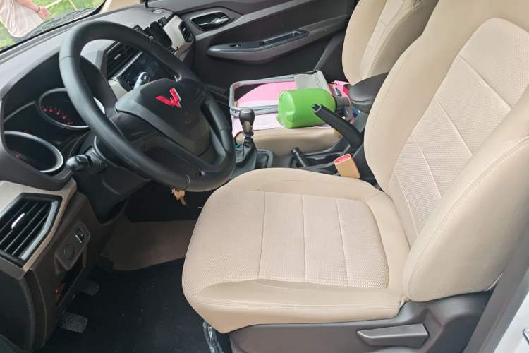 Used Wuling Hongguang 2021 1.5L Revised S Standard Version Hydraulic-Power-Assisted LAR Left Front Seat