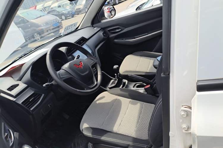 Used Wuling Hongguang 2021 1.5L Revised S Base Version with Electric Power Steering LAR Left Front Seat