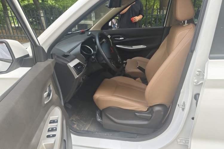 Used Wuling Hongguang 2021 1.5L S Comfort Edition LAR Left Front Seat