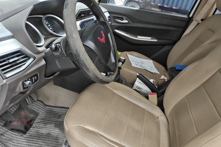 Used Wuling Hongguang 2021 1.5L S Comfort Edition LAR Left Front Seat