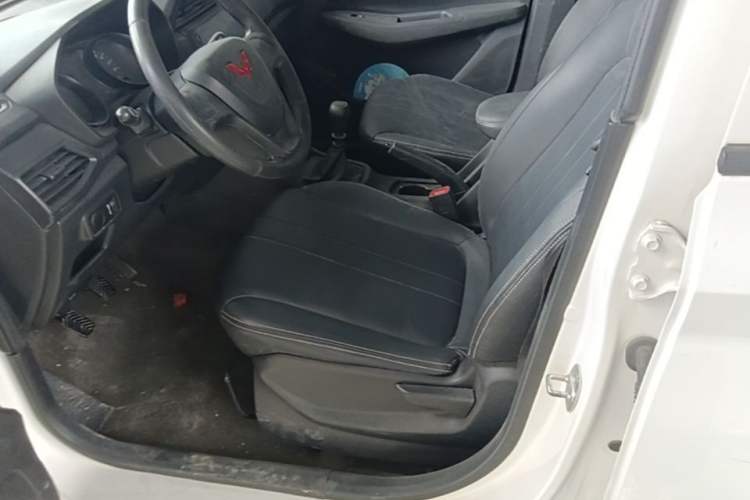 Used Wuling Hongguang 2021 1.5L Revised S Base Version with Electric Power Steering LAR Left Front Seat