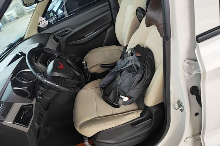 Used Wuling Hongguang 2021 1.5L S Standard Version LAR Left Front Seat