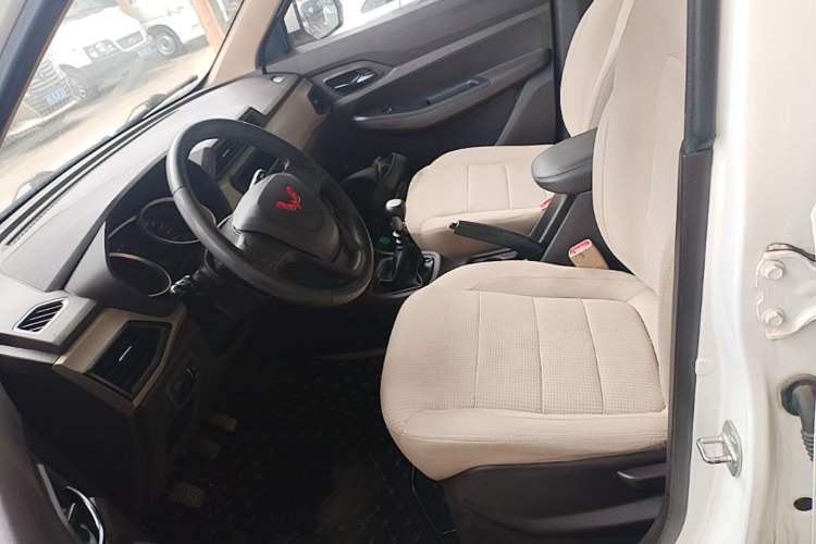 Used Wuling Hongguang 2021 1.5L S Standard Version LAR Left Front Seat