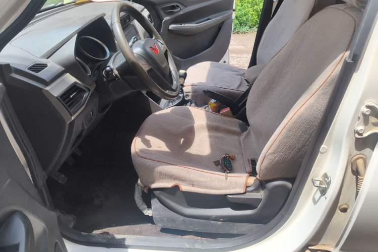 Used Wuling Hongguang 2021 1.5L Revised S Standard Version with Electric Power Steering LAR Left Front Seat