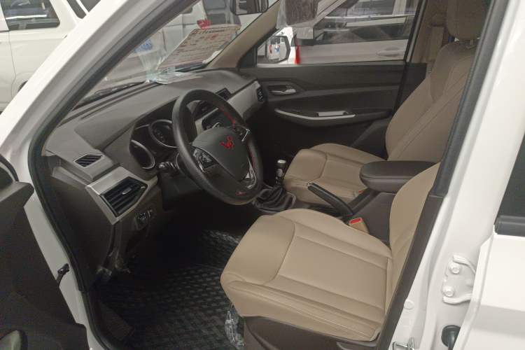 Used Wuling Hongguang 2021 1.5L Revised S Standard Version with Electric Power Steering LAR Left Front Seat
