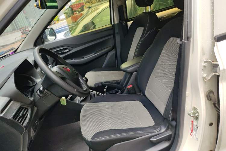 Used Wuling Hongguang 2021 1.5L Revised S Base Version with Electric Power Steering LAR Left Front Seat