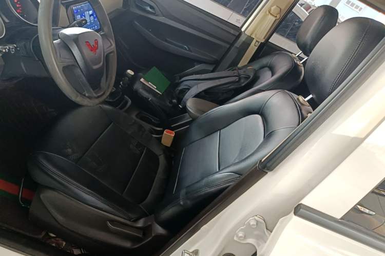 Used Wuling Hongguang 2021 1.5L Revised S Standard Version Hydraulic-Power-Assisted LAR Left Front Seat