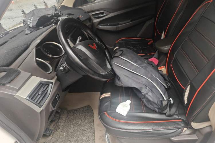 Used Wuling Hongguang 2021 1.5L Revised S Standard Version with Electric Power Steering LAR Left Front Seat