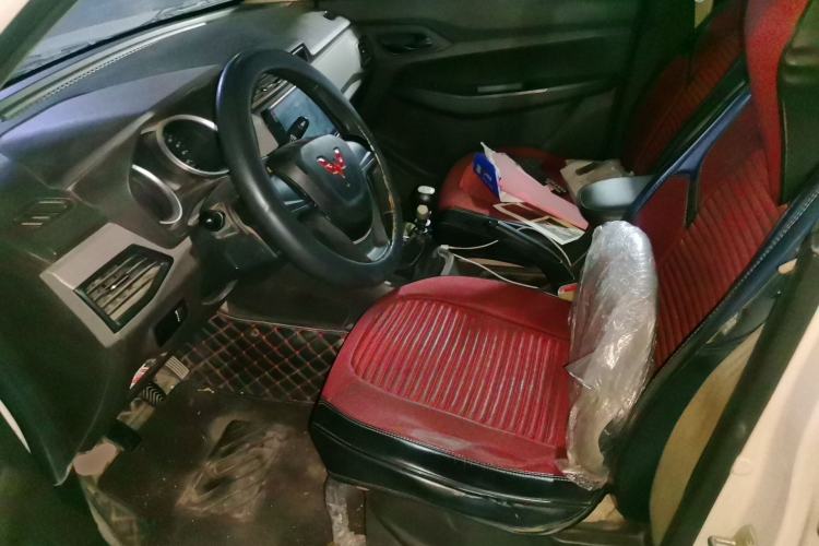 Used Wuling Hongguang 2021 1.5L S Standard Version LAR Left Front Seat