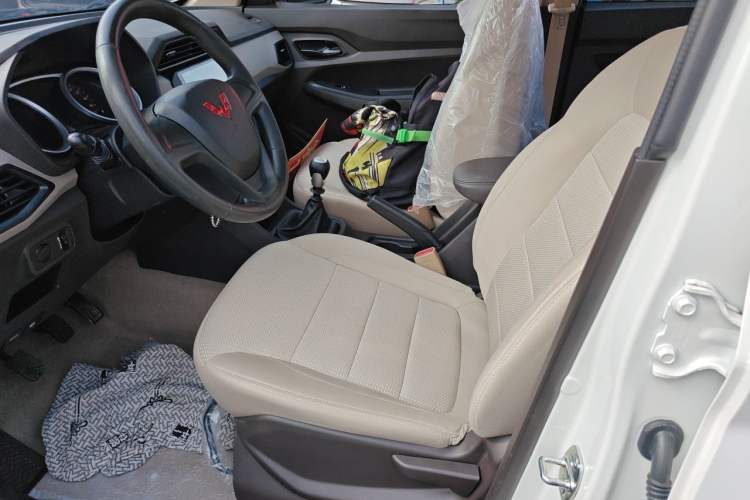 Used Wuling Hongguang 2021 1.5L Revised S Standard Version with Electric Power Steering LAR Left Front Seat