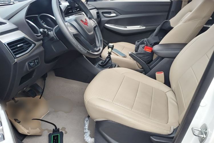 Used Wuling Hongguang 2021 1.5L S Comfort Edition LAR Left Front Seat