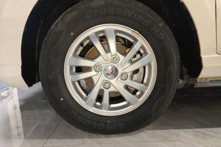 Used Wuling Hongguang 2021 1.5L Revised S Standard Version with Electric Power Steering LAR Left Front Wheel Hub