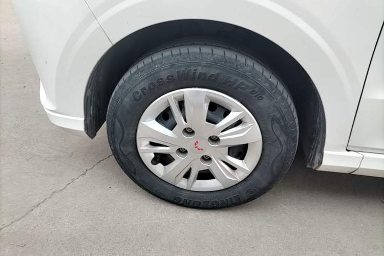 Used Wuling Hongguang 2021 1.5L Revised S Standard Version with Electric Power Steering LAR Left Front Wheel Hub