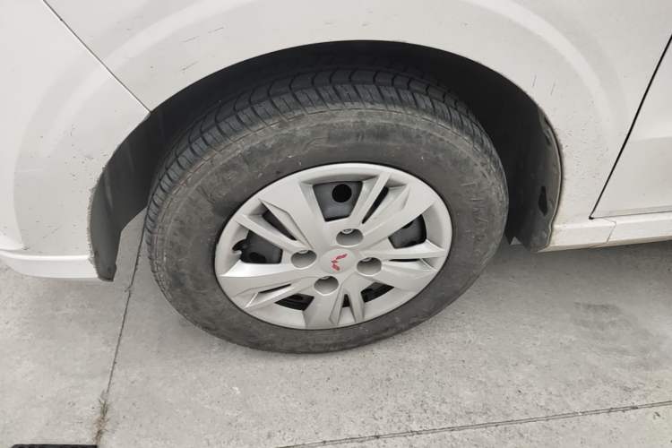 Used Wuling Hongguang 2021 1.5L Revised S Base Version with Electric Power Steering LAR Left Front Wheel Hub