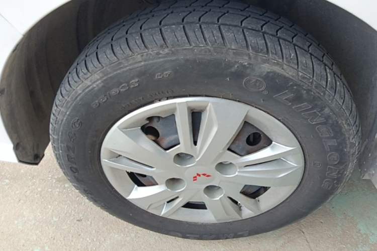 Used Wuling Hongguang 2021 1.5L Revised S Base Version with Electric Power Steering LAR Left Front Wheel Hub