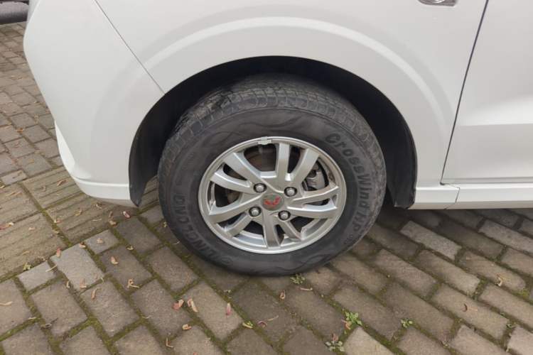 Used Wuling Hongguang 2021 1.5L Revised S Standard Version Hydraulic-Power-Assisted LAR Left Front Wheel Hub