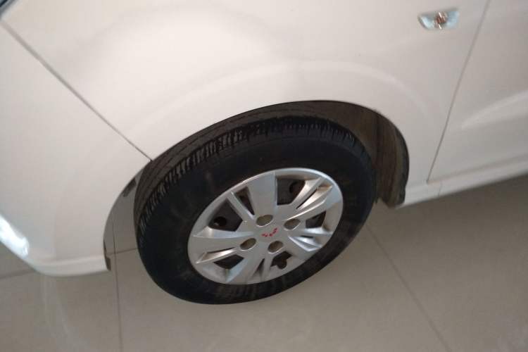 Used Wuling Hongguang 2021 1.5L Revised S Base Version with Electric Power Steering LAR Left Front Wheel Hub