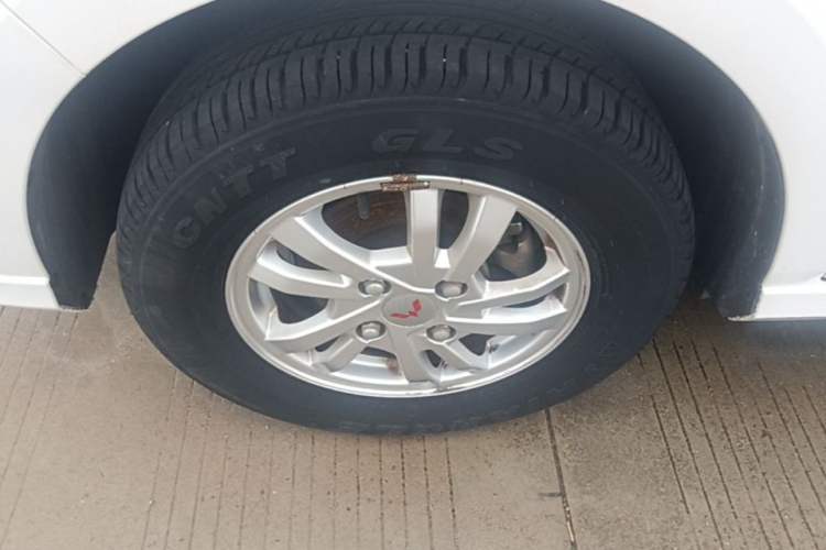 Used Wuling Hongguang 2021 1.5L Revised S Standard Version with Electric Power Steering LAR Left Front Wheel Hub
