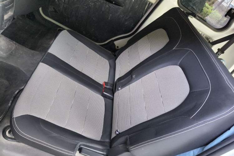 Used Wuling Hongguang 2021 1.5L Revised S Base Version with Electric Power Steering LAR Left Rear Seat